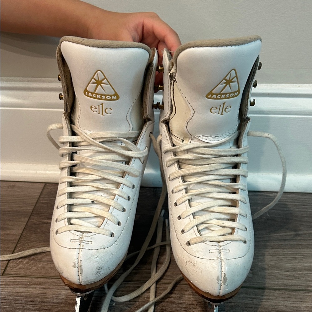 Jackson Elle White figure Skates